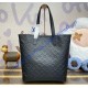 Louis Vuitton Excursion Tote M24777