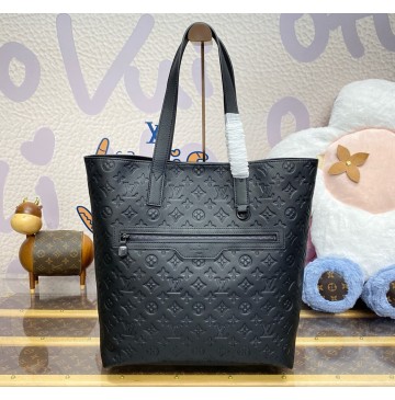 Louis Vuitton Excursion Tote M24777